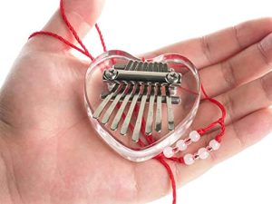 Zmmyuluo 8 Keys Thumb Piano 0.59 "x 2.36" Kalimba Thumb Piano 1 Pcs Cute Kalimba Marimba Portable Finger Thumb Piano for Kids and Adults Beginners (القلب)