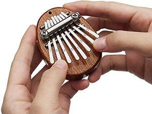 REGIS Kalimba 8 Key Exquisite Finger Thumb Piano Marimba Musical Good Accessory Pendant Gif (برونزية)